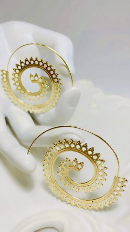 Ethnik Style: Το αριστούργημα που μαγεύει με την ψευδαίσθηση της δαντέλας!